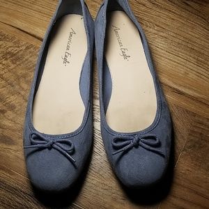 👀American Eagle Denim Blue Flats 9W
